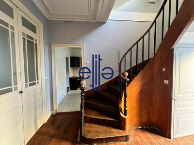 Maison - 170 m² - 9 pièces