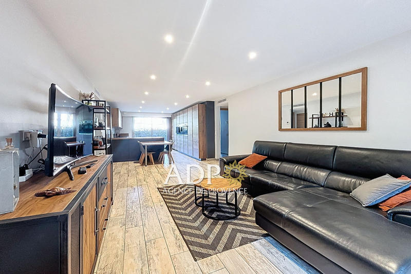 Appartement - 80 m² - 4 pièces