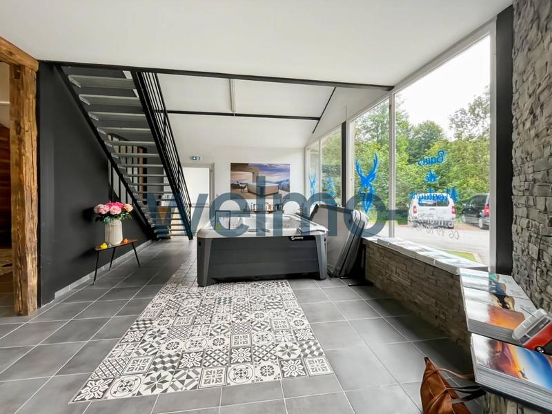 Local commercial - 150 m² - 3 pièces