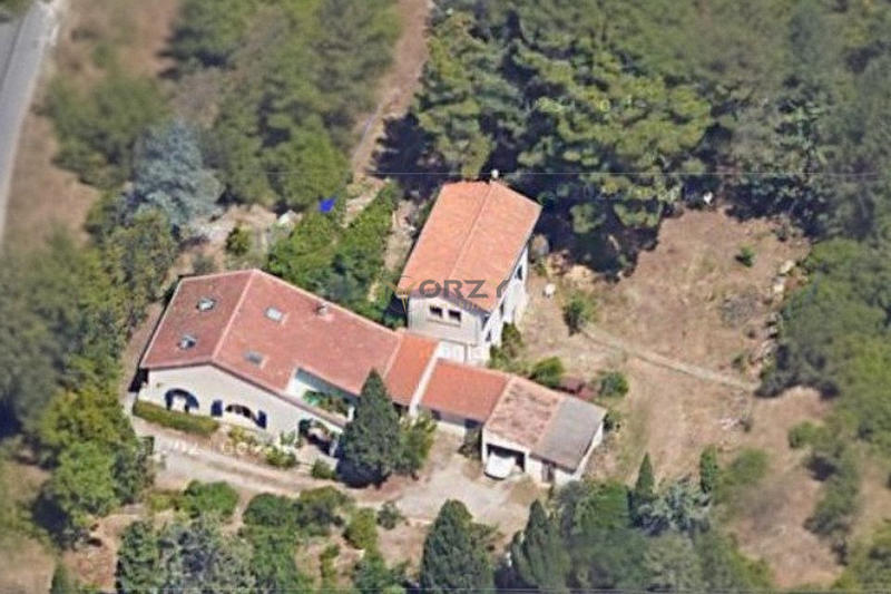 Maison traditionnelle - 214 m² - 8 pièces