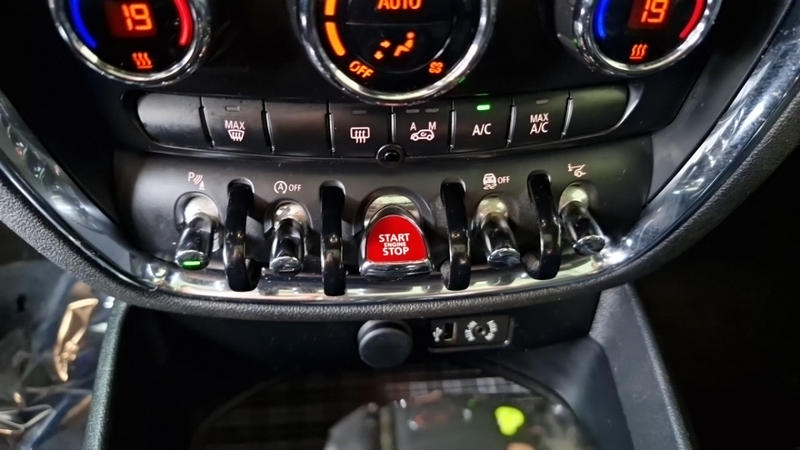 Mini Clubman F54 Cooper d 150 Ch Edition Hyde Park a