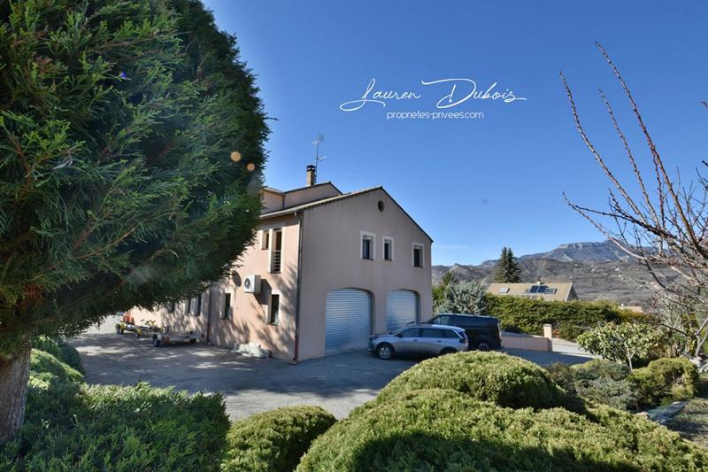 Maison - 137 m² - 7 pièces