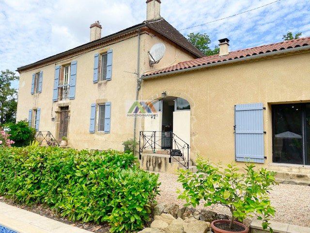 Maison - 283 m² - 8 pièces