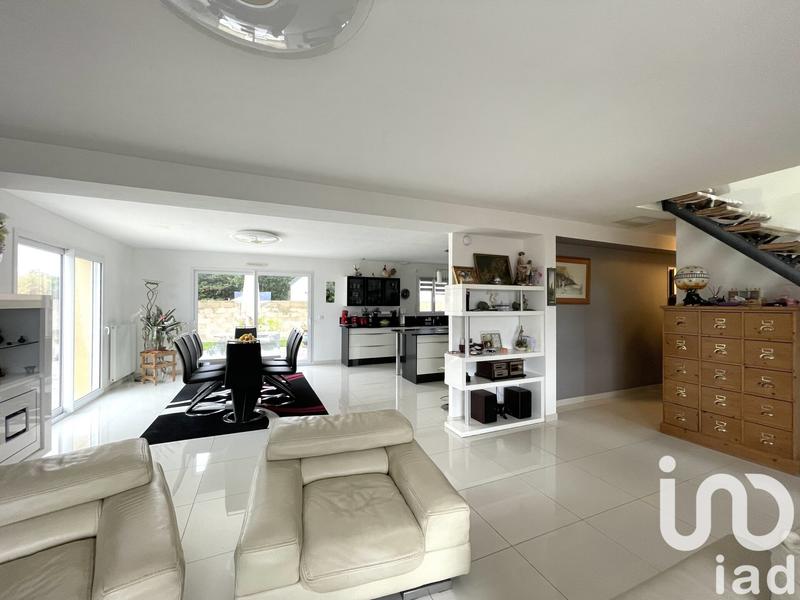 Maison - 222 m² - 7 pièces