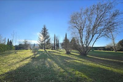 Terrain - 2 500 m²