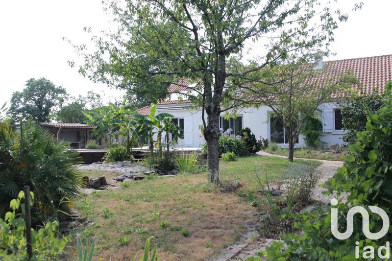 Maison - 220 m² - 8 pièces