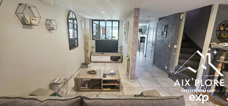 Maison - 220 m² - 5 pièces