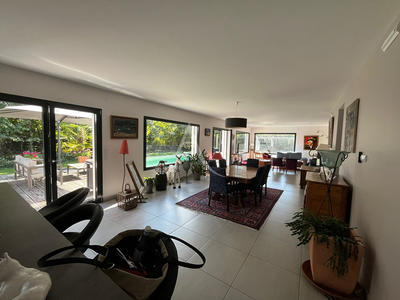 Maison - 182 m² - 6 pièces