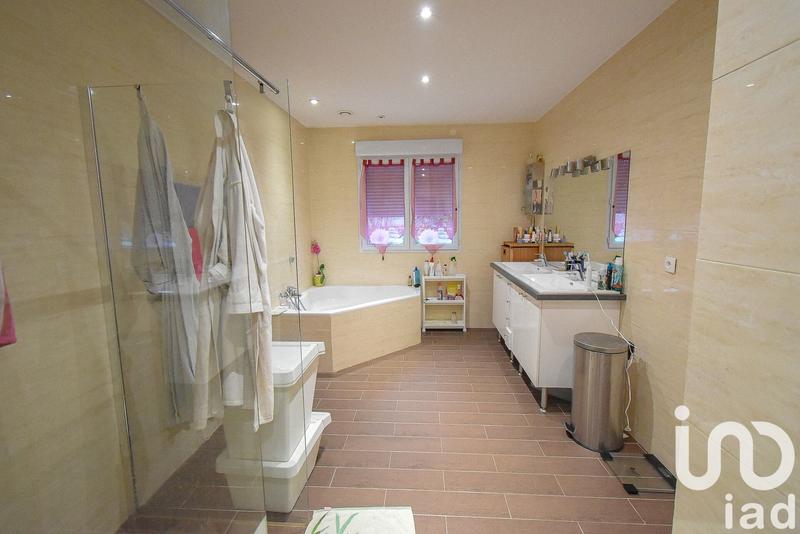 Maison - 196 m² - 6 pièces