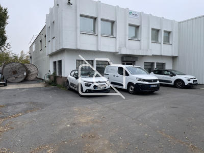 Entrepôt - 1 280 m²