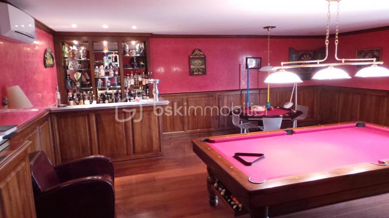 Propriété - 490 m² - 10 pièces