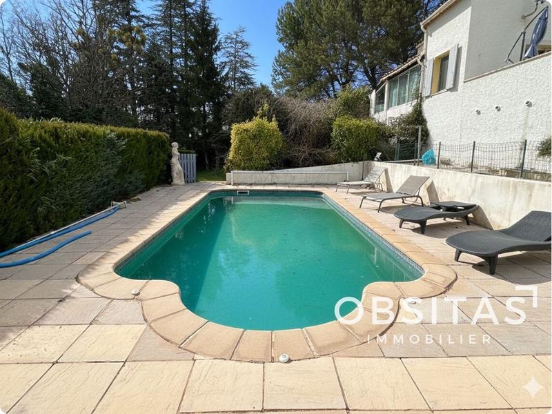 Maison - 140 m² - 7 pièces