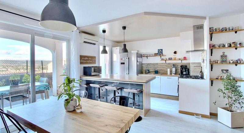 Maison - 90 m² - 4 pièces