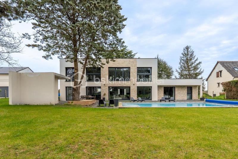 Maison - 293 m² - 8 pièces
