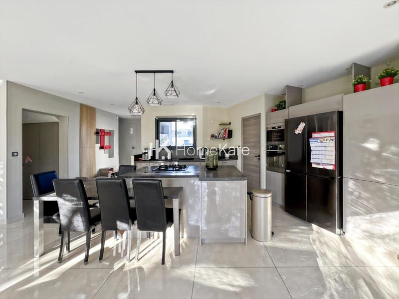 Maison - 139 m² - 5 pièces