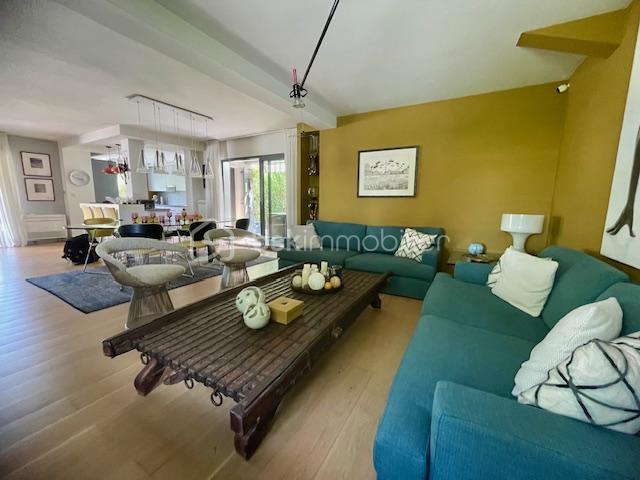 Villa - 185 m² - 6 pièces