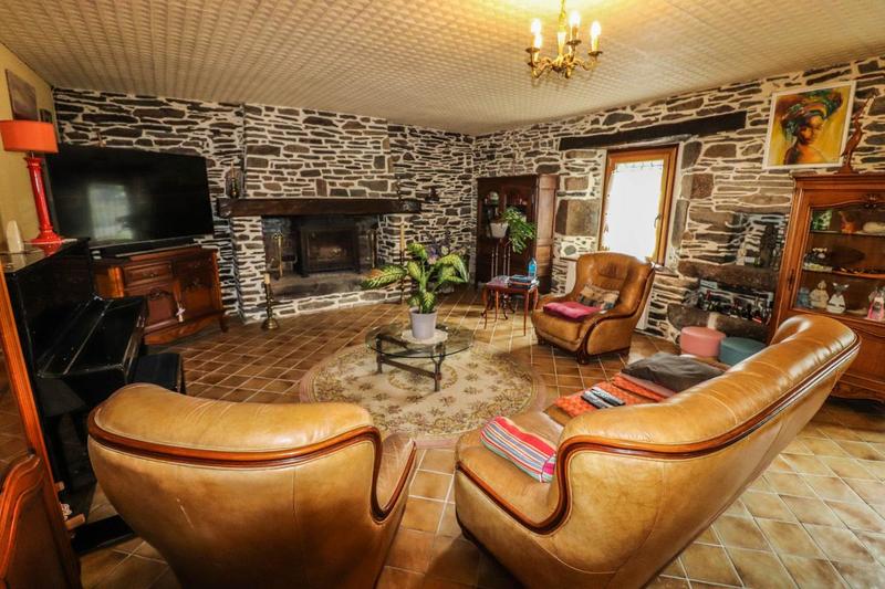 Maison - 226 m² - 7 pièces