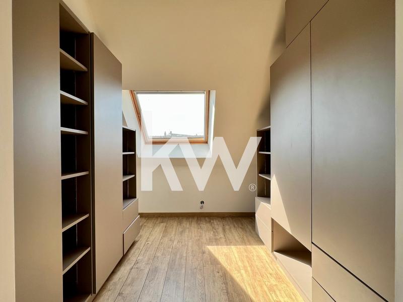 Maison - 220 m² - 9 pièces