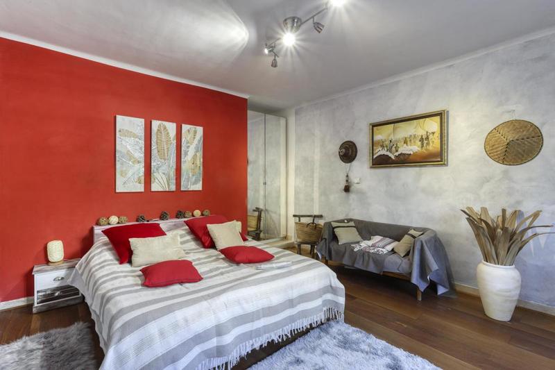 Maison - 255 m² - 8 pièces