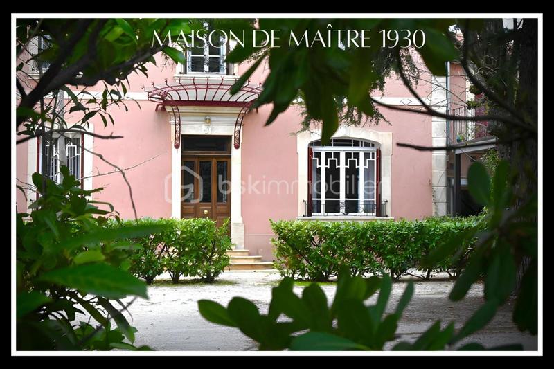 Demeure - 350 m² - 8 pièces