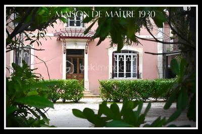 Demeure - 350 m² - 8 pièces