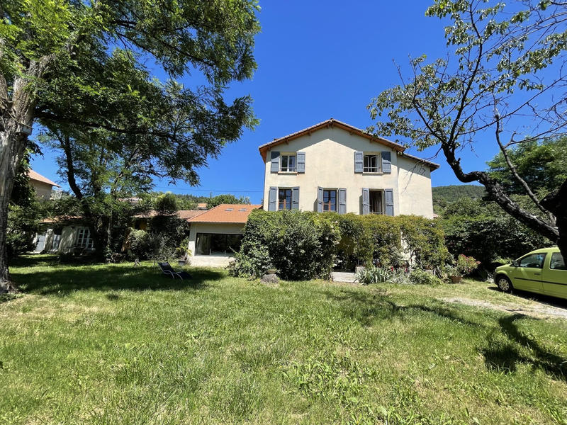 Maison - 155 m² - 8 pièces