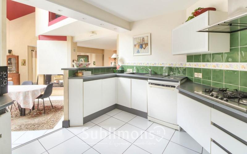 Maison traditionnelle - 205 m² - 6 pièces