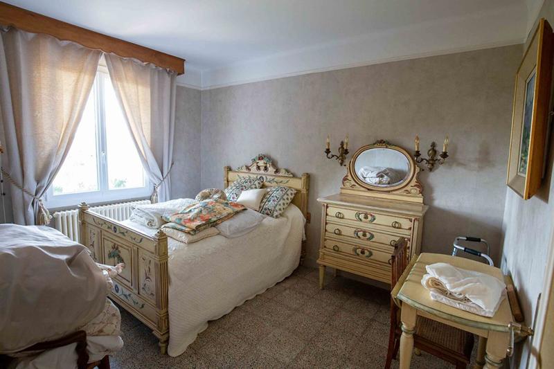 Maison - 280 m² - 9 pièces