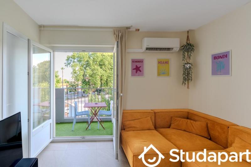 Chambre - 10 m² - 1 pièce