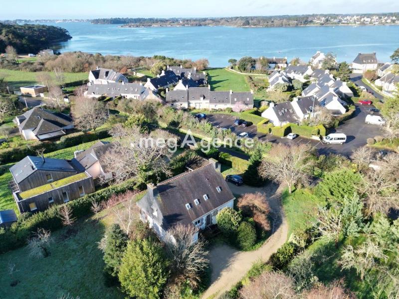 Maison traditionnelle - 153 m² - 7 pièces