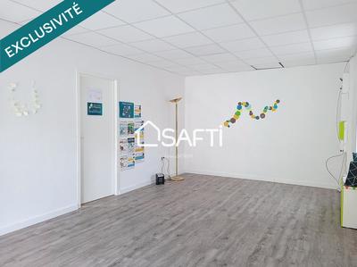 Local commercial - 90 m² - 6 pièces