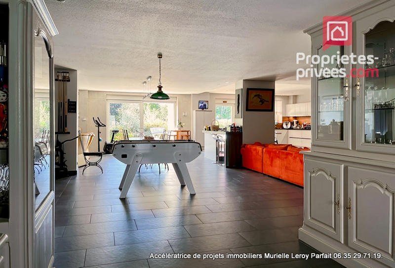 Maison - 319 m² - 7 pièces