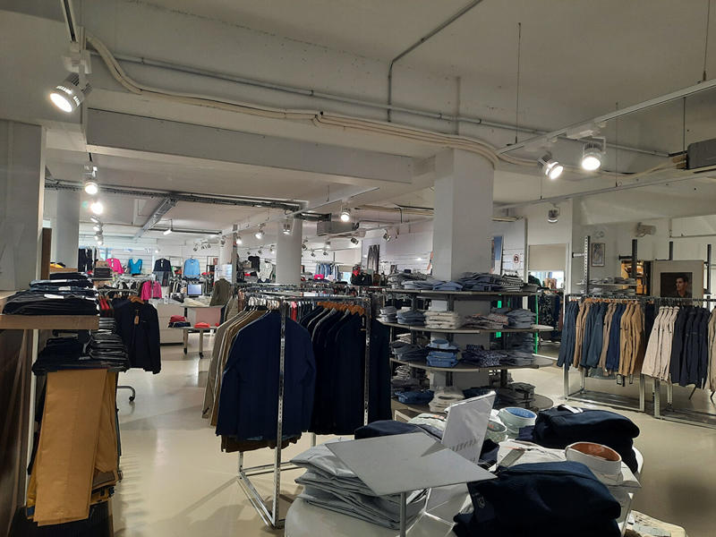 Local commercial - 384 m² - 3 pièces