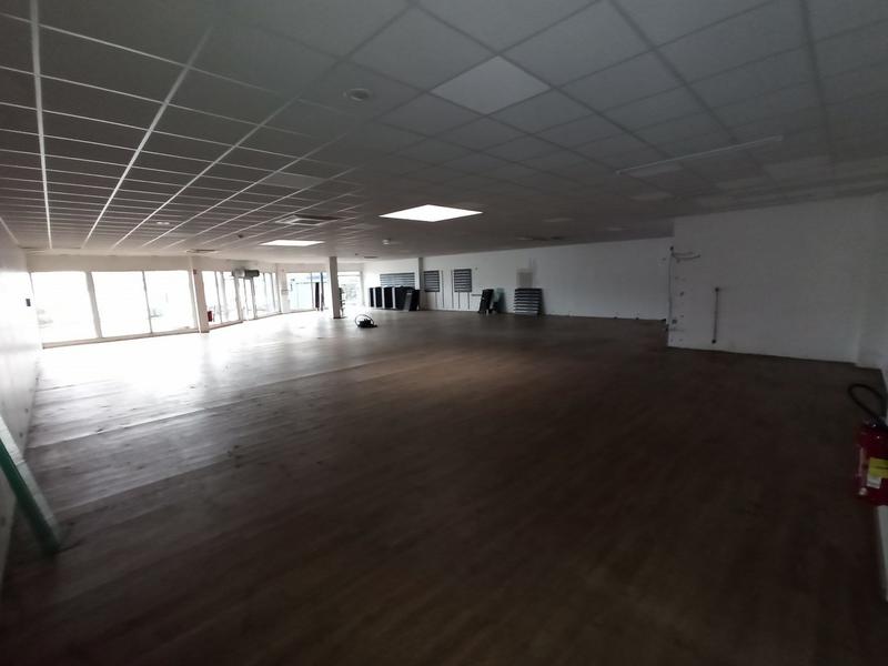 Local commercial - 325 m²