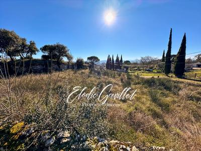 Terrain constructible - 1 240 m²