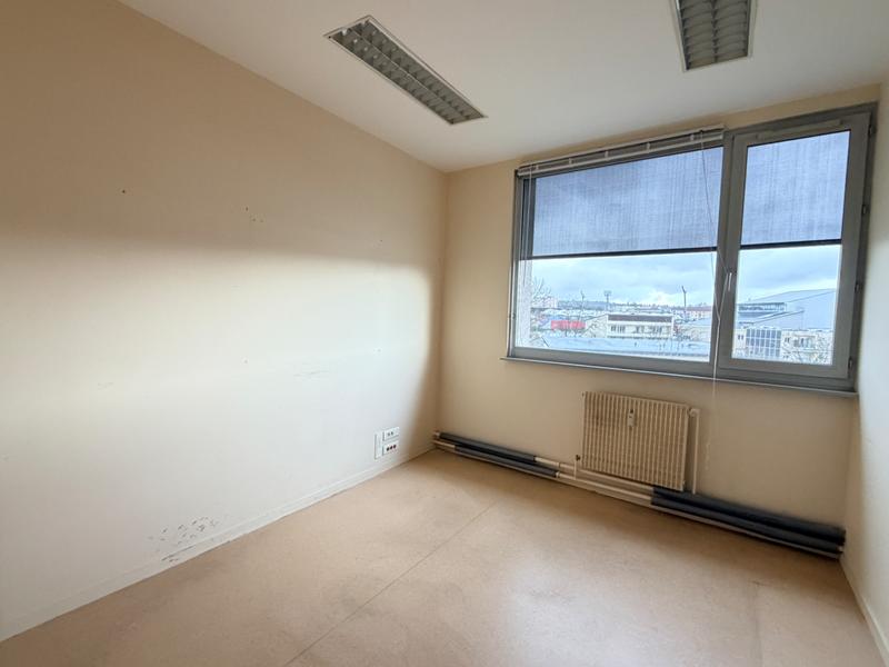 Local d'activités - 154 m²