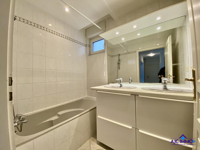 Appartement - 68 m² - 3 pièces