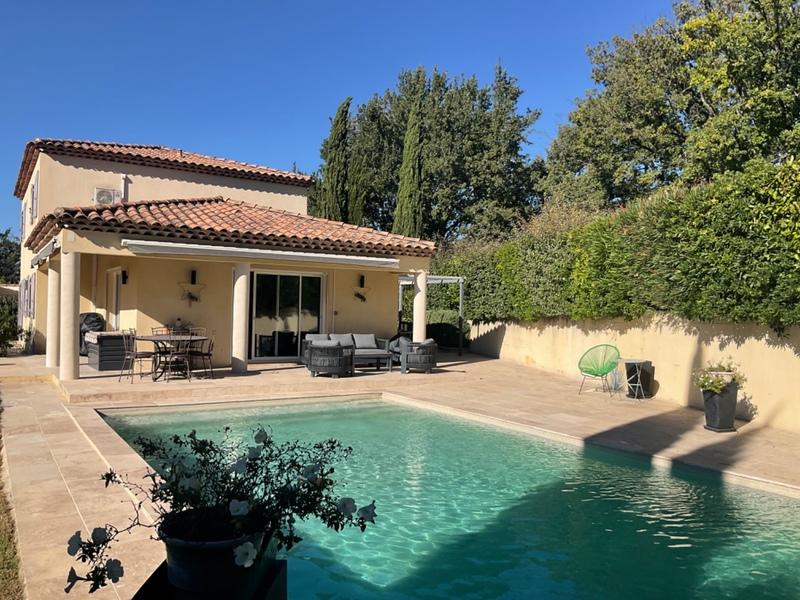 Maison - 195 m² - 8 pièces