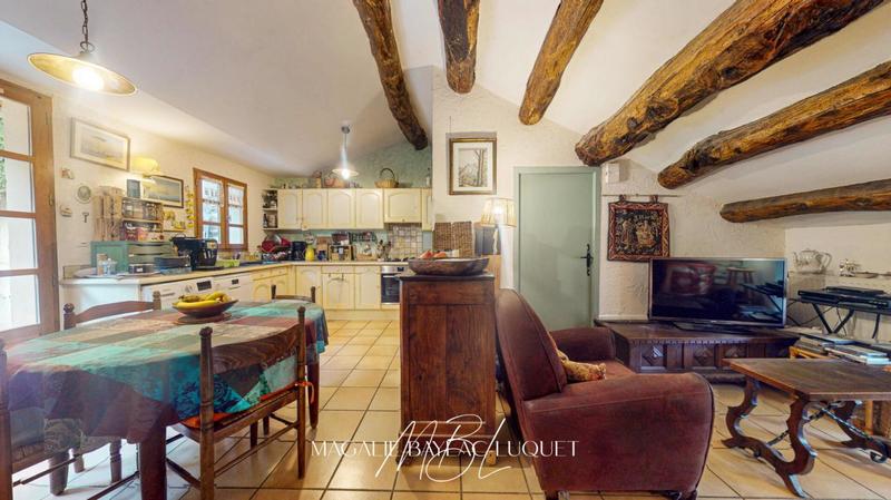 Maison - 216 m² - 10 pièces