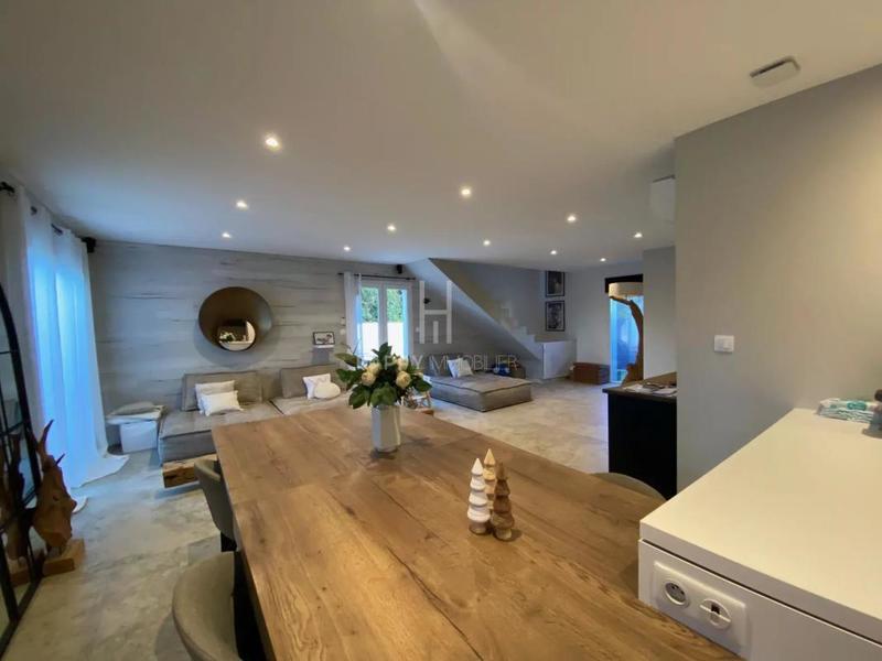 Maison - 105 m² - 6 pièces