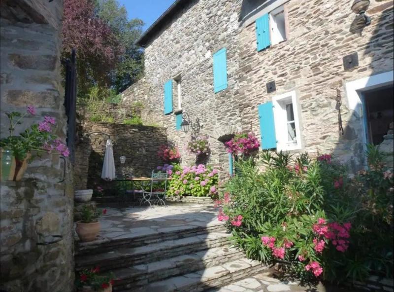 Mas - 196 m² - 12 pièces