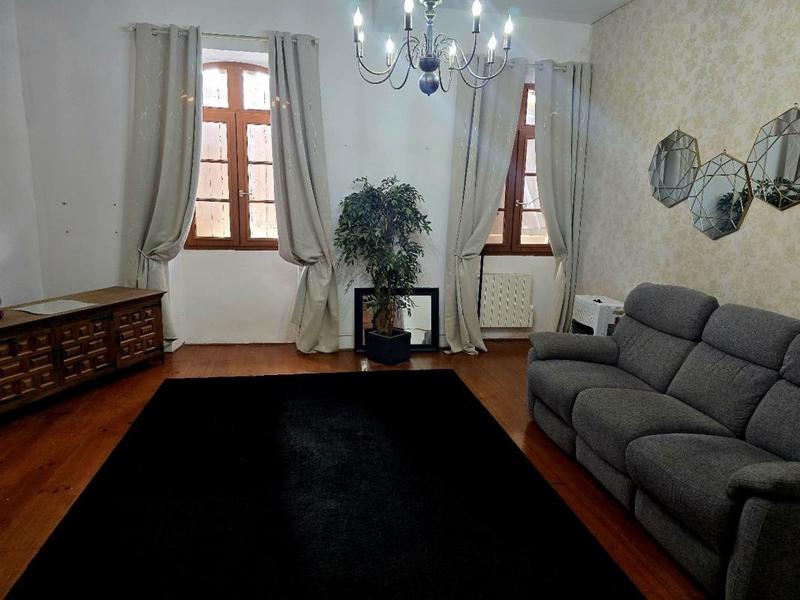 Maison - 121 m² - 9 pièces