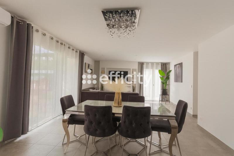 Pavillon - 108 m² - 5 pièces