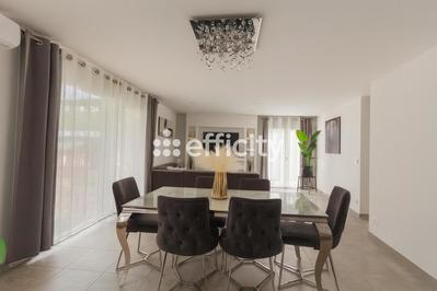 Pavillon - 108 m² - 5 pièces