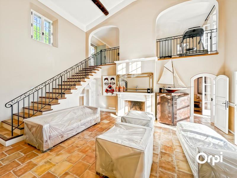 Mas - 261 m² - 6 pièces