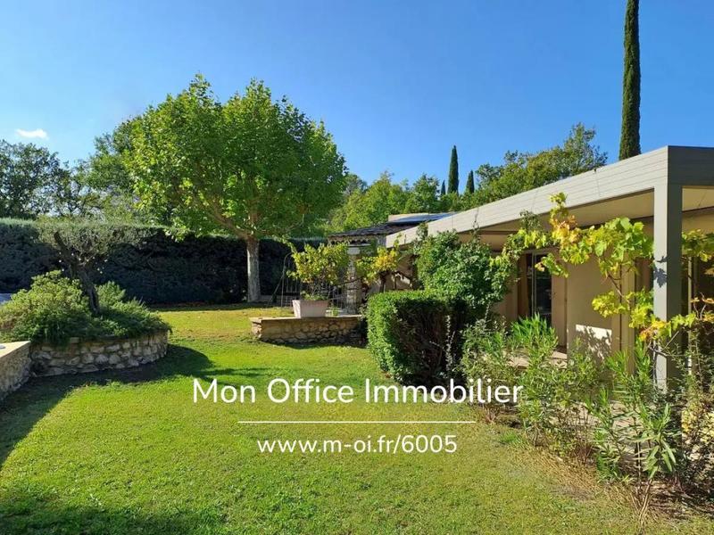 Maison - 275 m² - 10 pièces