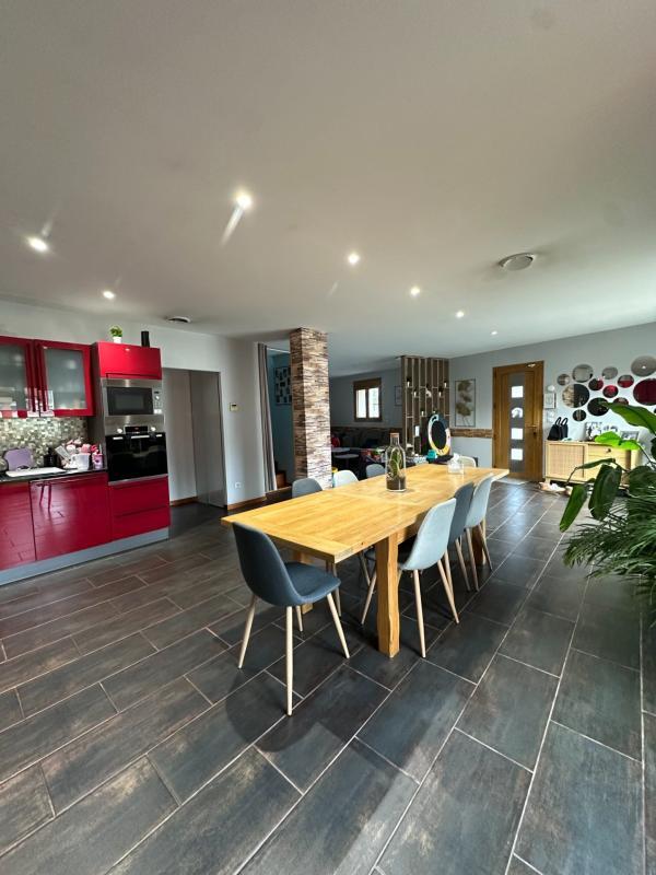 Maison - 147 m² - 6 pièces