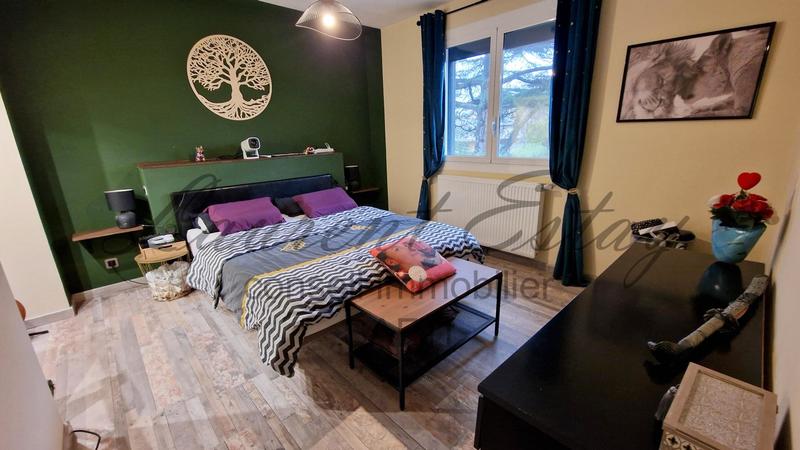 Maison - 225 m² - 8 pièces