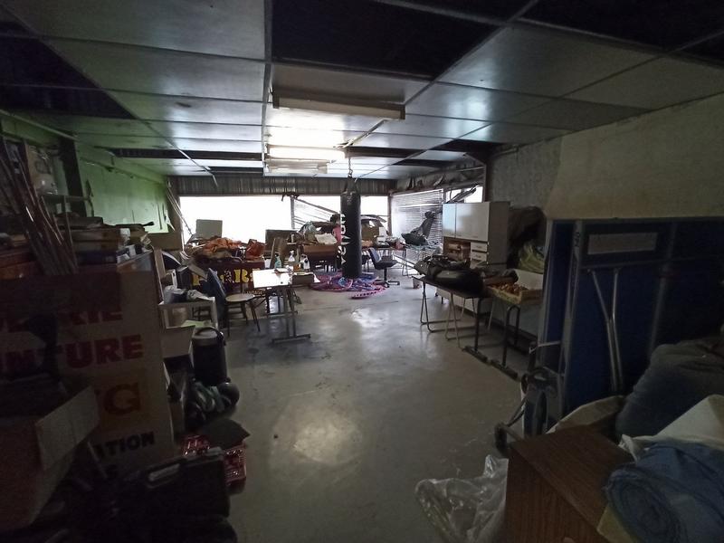 Local commercial - 615 m²