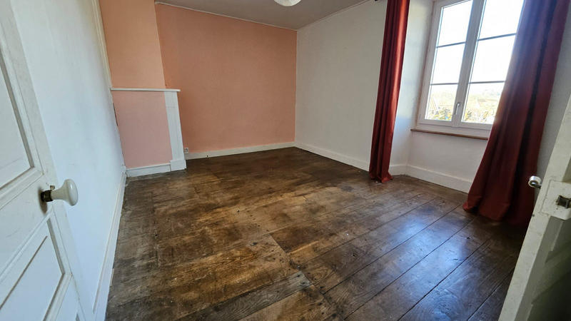 Maison - 180 m² - 11 pièces